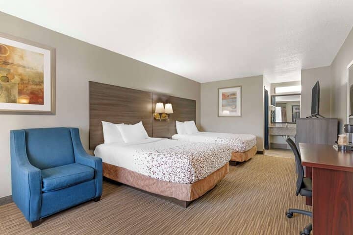Room 16 of 33