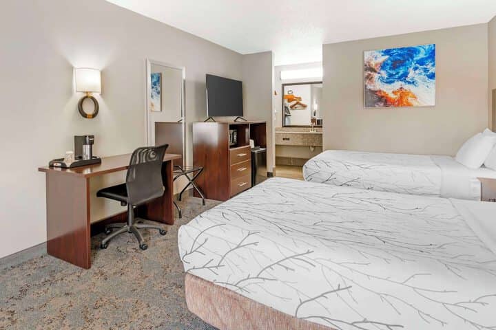 Room 14 of 33